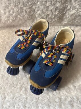 Retro Blue Roller Skate Shoes with Rainbow Laces size 6